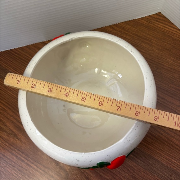 Vintage Strawberry Design Hand Painted Ceramic Bowl Planter - Picture 4 of 10